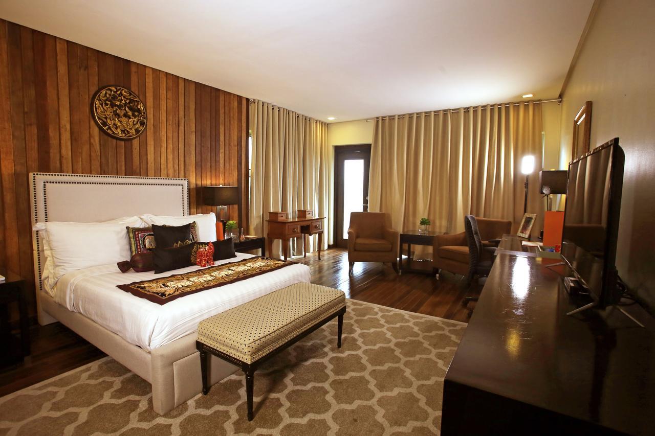 The Oriental Luxury Suites Batangas Ngoại thất bức ảnh